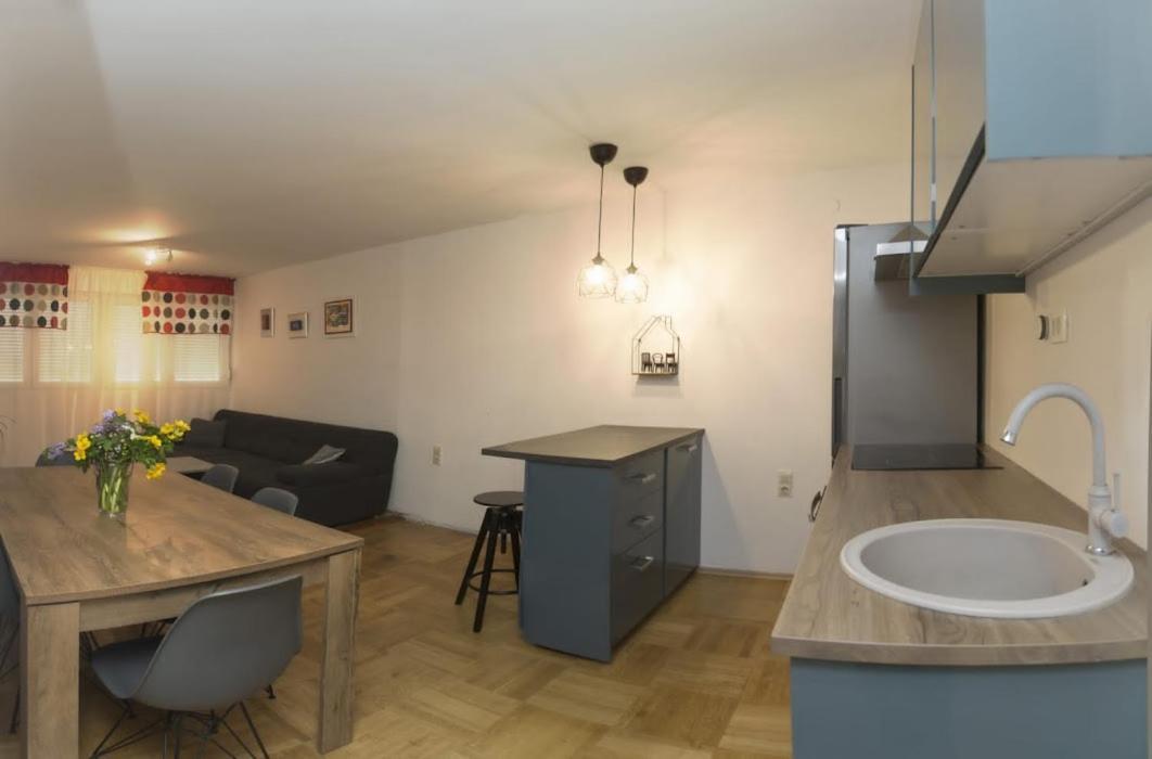 Guesthouse Lion Split Buitenkant foto